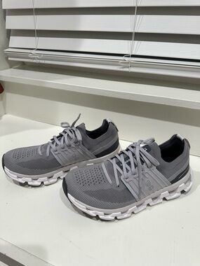 On Running Men's Light Gray Cloudswift Sneakers